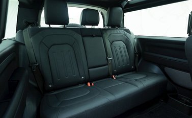Land Rover Defender 90 X D300 12