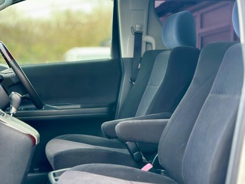 Toyota Alphard 8 SEATER+TWIN SUNROOF+RARE 41