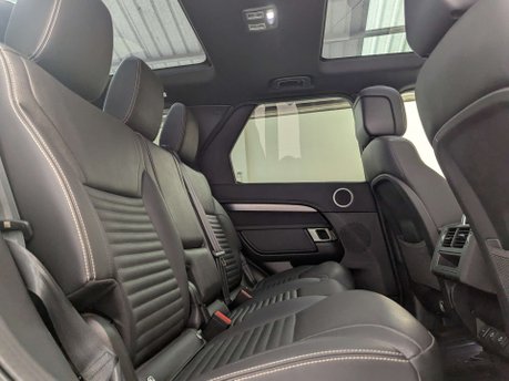 Land Rover Discovery 3.0 Discovery R-Dynamic SE D MHEV Auto 4WD 5dr 49