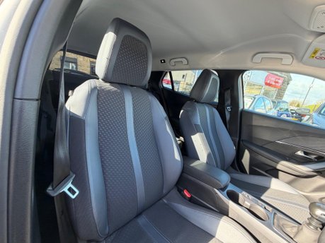 Peugeot 2008 PURETECH S/S ALLURE PREMIUM 10