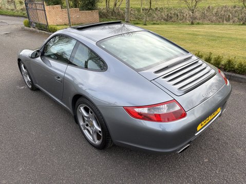 Porsche 911 CARRERA 2 10