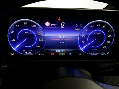 Mercedes-Benz EQE EQE 300 89kWh AMG Line (Premium) Saloon 4dr Electric Auto (245 ps) 1 Owner 13