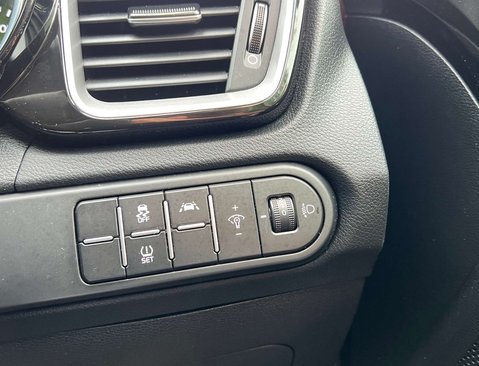 Kia Xceed 1.0 XCeed Connect ISG 5dr 28