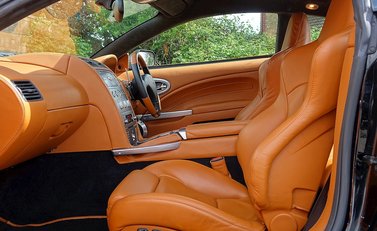 Aston Martin Vanquish S 17