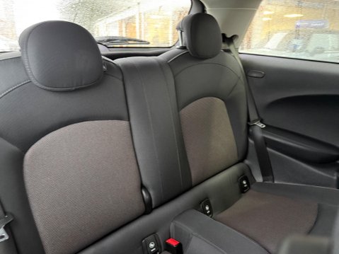 Mini Hatch 1.5 Cooper Euro 6 (s/s) 3dr 21