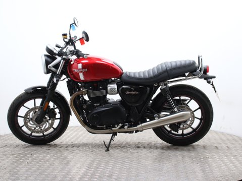Triumph Street Twin BONNEVILLE STREET TWIN 8