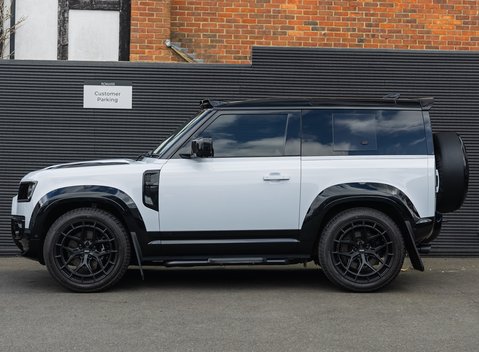 Land Rover Defender 90 V8 P525 URBAN 3