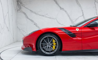Ferrari F12 TDF 32