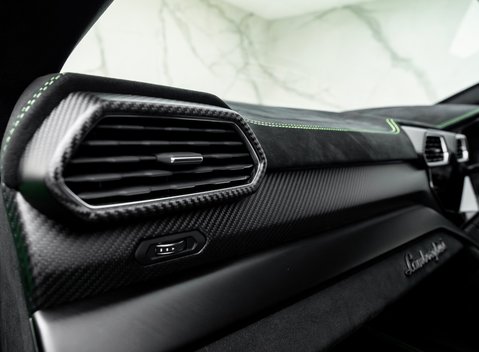 Lamborghini Urus PERFORMANTE 35