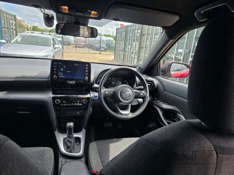 Toyota Yaris Cross 1.5 VVT-h Design SUV 5dr Petrol Hybrid E-CVT Euro 6 (s/s) (116 ps) 46