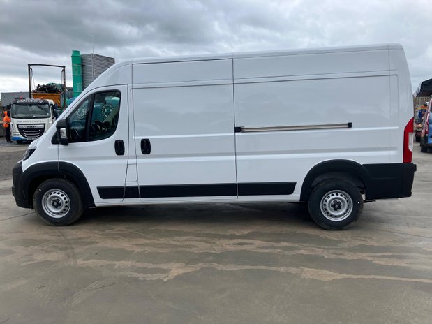 Fiat Ducato 35 L3H2 STANDARD Panel Van *pre-reg* 5