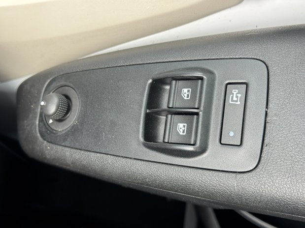 Citroen Relay MWB L2H2 Medium Roof Enterprise 35 Air Con Nav Sensors EURO 6 28