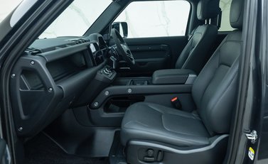 Land Rover Defender 90 V8 P525 18