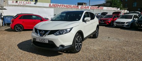 Nissan Qashqai DCI TEKNA.. 8 SERVICES.. 1 PREVIOUS KEEPER.. £20 ROAD TAX.. 70MPG..STUNNING 1