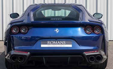 Ferrari 812 Superfast 5