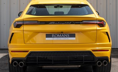 Lamborghini Urus 5