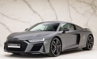 Audi R8 V10 Performance Carbon Black 6
