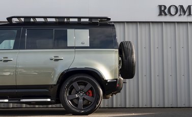 Land Rover Defender 110 X P400 29