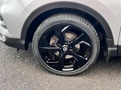 Nissan Qashqai 1.3 DIG-T Tekna DCT Auto Euro 6 (s/s) 5dr 28