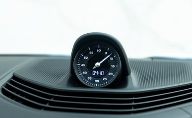 Porsche Taycan 4S 18