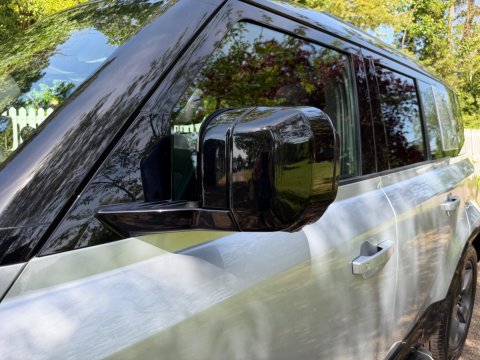 Land Rover Defender X-DYNAMIC S MHEV 51