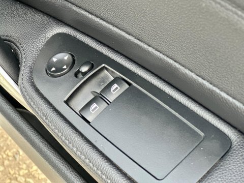 BMW 1 Series 2.0 120i Exclusive Edition Euro 5 (s/s) 2dr 28