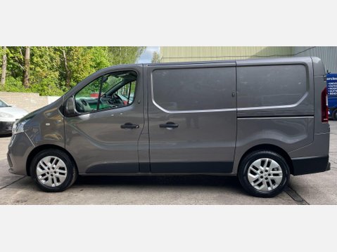 Renault Trafic 1.6 dCi 27 Sport Nav Panel Van 5dr Diesel Manual SWB Standard Roof Euro 6 ( 15