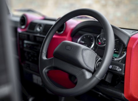 Land Rover Defender 90 Autobiography Edition 11