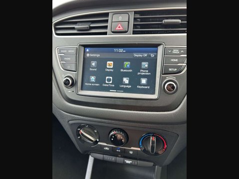 Hyundai i20 1.2 SE Launch Edition Hatchback 5dr Petrol Manual Euro 6 (s/s) (84 ps) BLUE 43