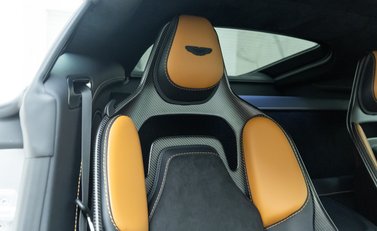 Aston Martin V12 Vantage 13