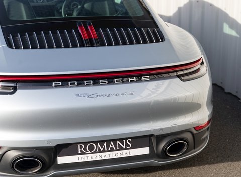 Porsche 911 Carrera 4S (992) 26