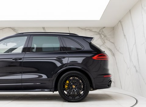 Porsche Cayenne Turbo S 27