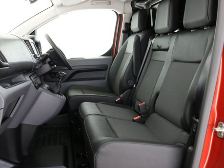 Citroen Dispatch M 1400 2.0 BlueHDi 120 Van Driver 10