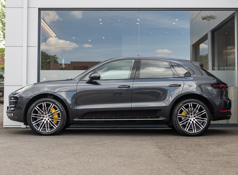Porsche Macan TURBO 3