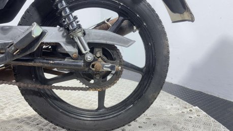 Yamaha YBR 125 2011 28K RUNNING PROJECT BIKE SPARES OR REPAIR 125CC 25