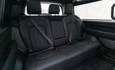 Land Rover Defender 90 X D300 12