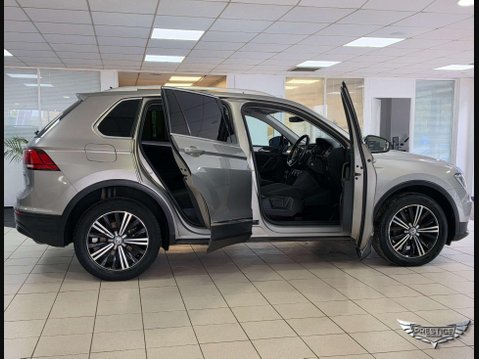 Volkswagen Tiguan 2.0 TDI BlueMotion Tech SE Navigation 4Motion Euro 6 (s/s) 5dr 42