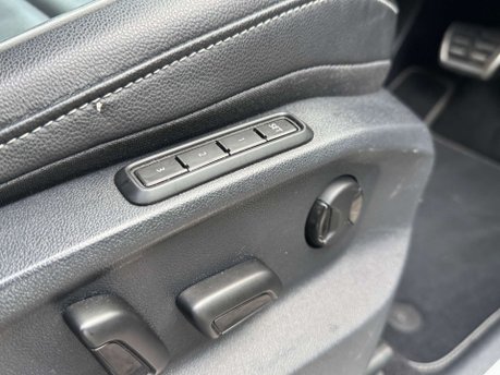 Volkswagen Tiguan 2.0 Tiguan R-Line TDI Semi-Auto 5dr 35