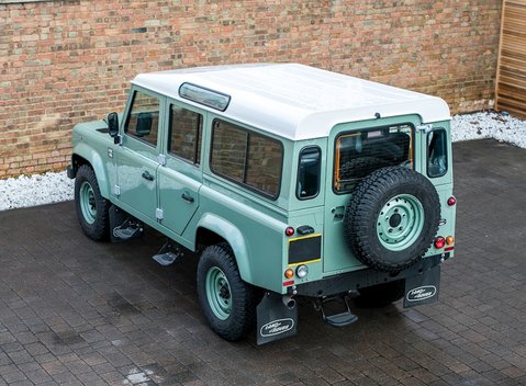 Land Rover Defender 110 Heritage 9