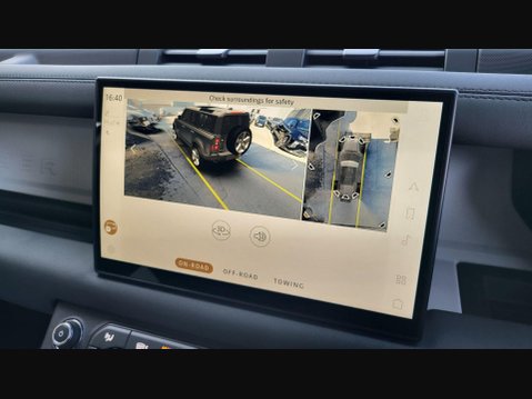 Land Rover Defender X-DYNAMIC SE 24