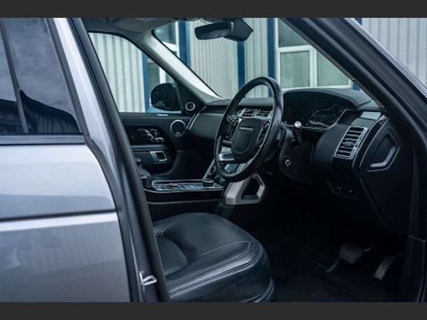 Land Rover Range Rover 3.0 Range Rover Vogue SE D MHEV Auto 4WD 5dr 11