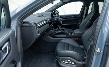 Porsche Cayenne Turbo GT 16