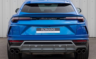 Lamborghini Urus 5