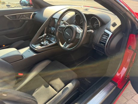 Jaguar F-Type I4 R-DYNAMIC 29
