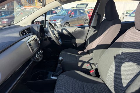 Toyota Yaris 1.3 VVT-I TR LOOK! JUST 38000 MILES! LOW INSURANCE! AIR CON 34