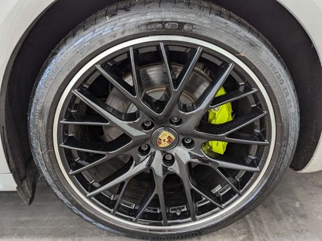 Porsche Panamera 2.9 Panamera 4 E-Hybrid Semi-Auto 4WD 5dr 3