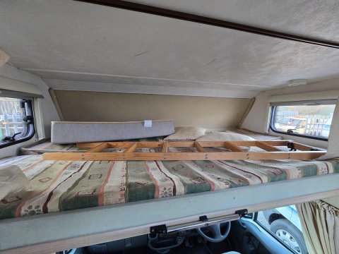 Elddis Autoquest Suntor 8