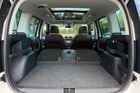 Skoda Yeti Outdoor LAURIN AND KLEMENT TDI DSG - RARE CAR - PAN ROOF -APPLE CARPLAY -8 SERVICES 50