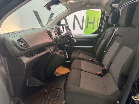 Vauxhall Vivaro 1.5 Vivaro F2700 Professional S/S 17