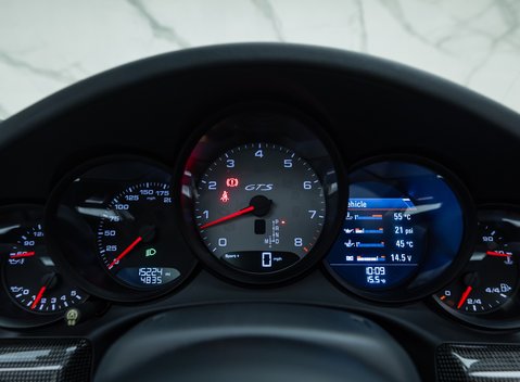 Porsche 911 Targa 4 GTS (991.2) 30